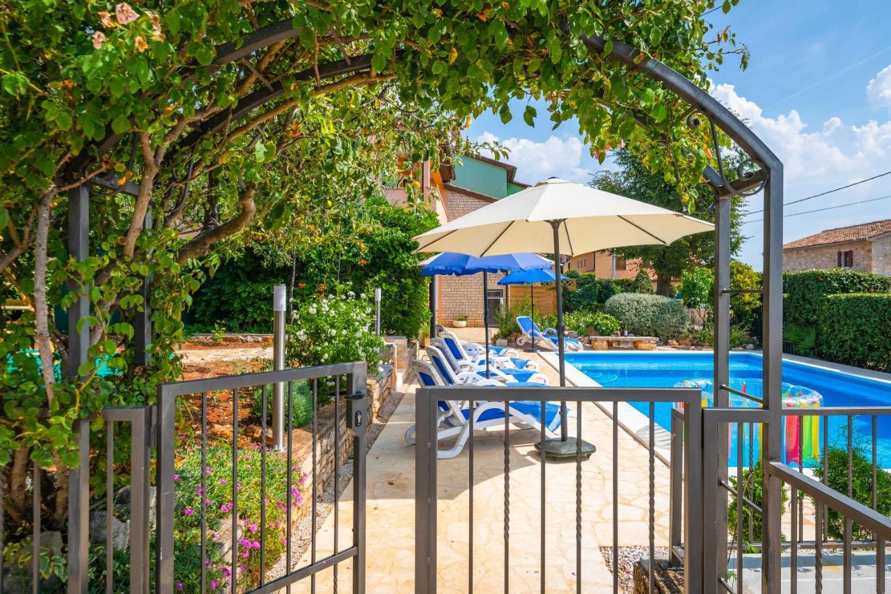 Villa Margerita With Private Pool, Yard And Parking Kastelir Ngoại thất bức ảnh
